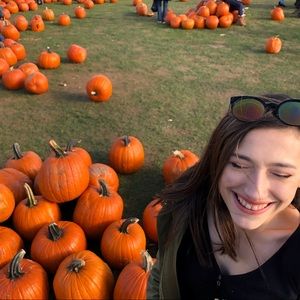 Meet your Posher, Mia